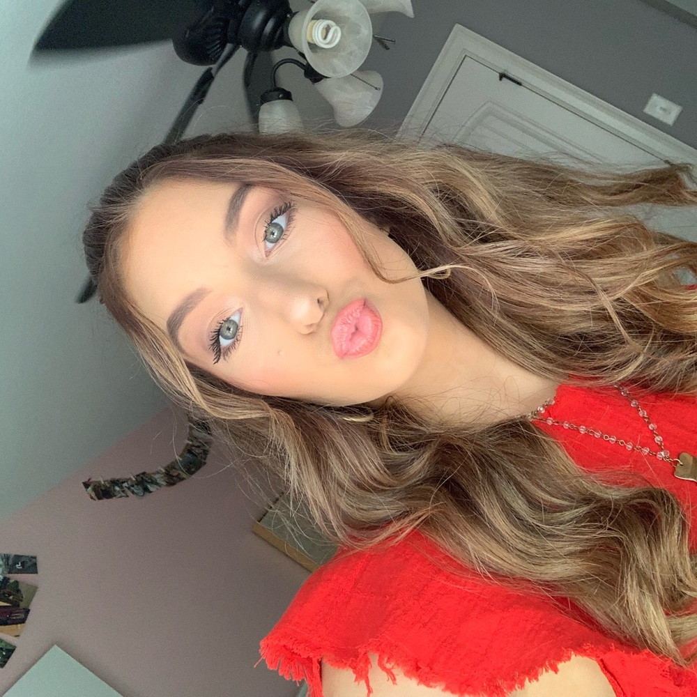 Meet your Posher, Alyssa